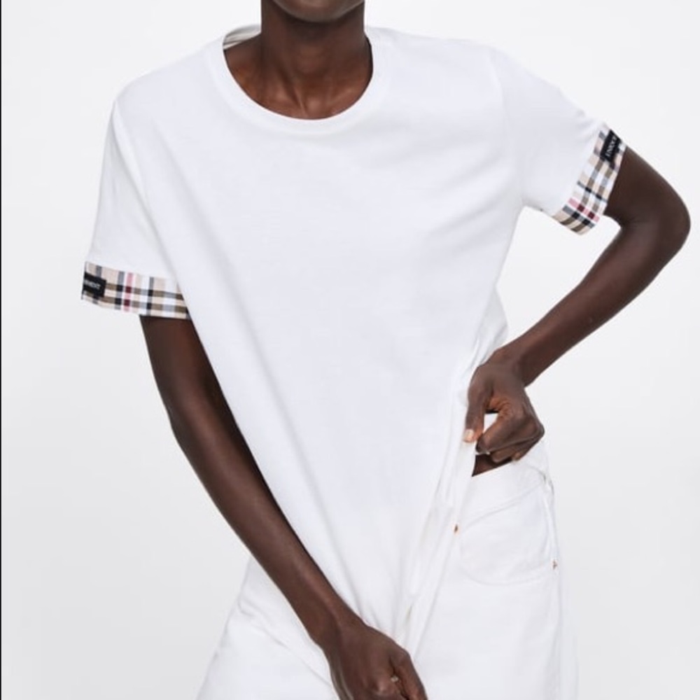 White t-shirt with plaid trim